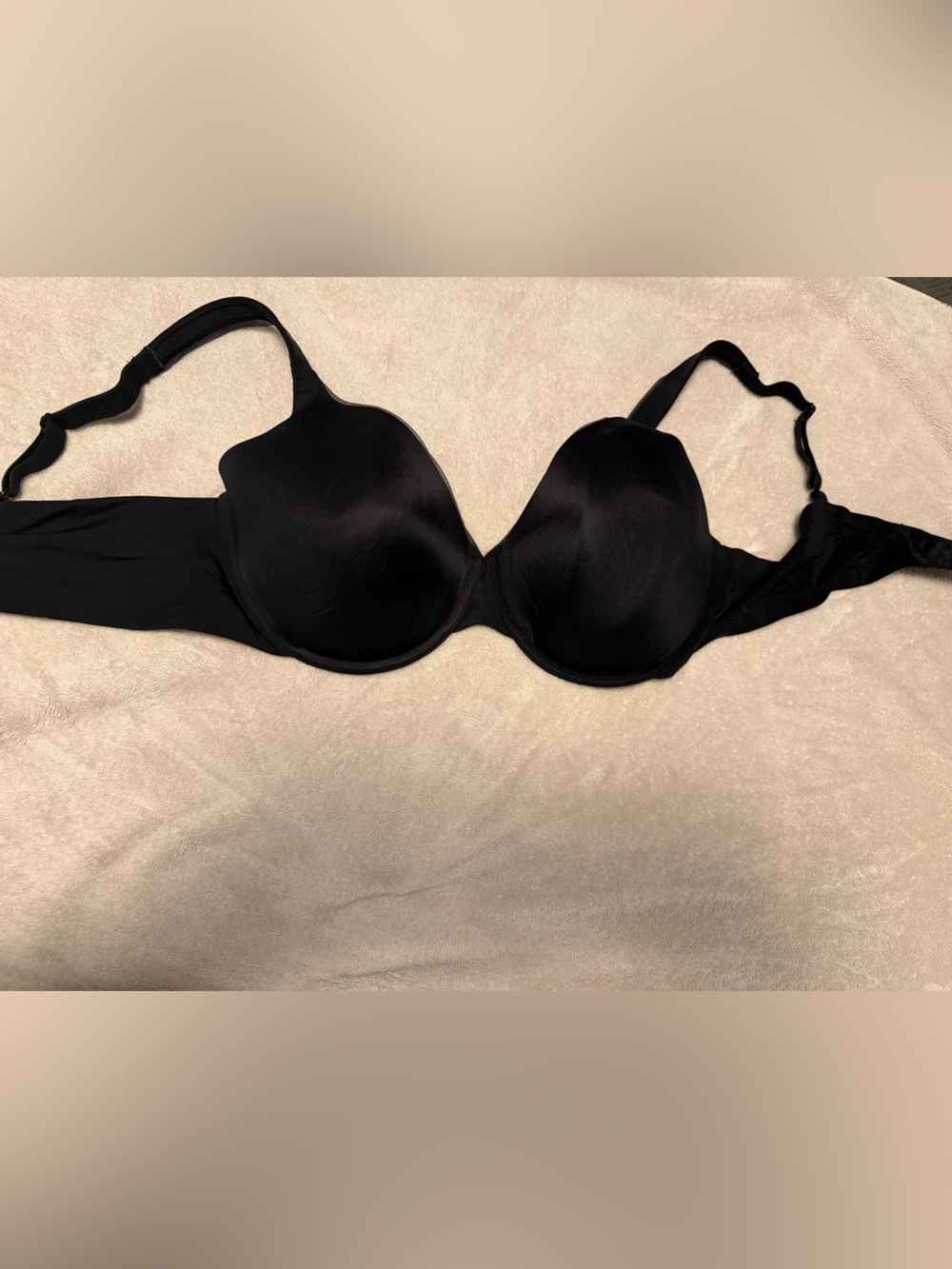 Vanity Fair Black Smooth Molded Underwire Bra